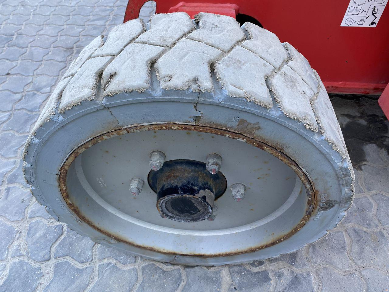 Személyemelő Manitou 170AETJ-L: 7 kép.