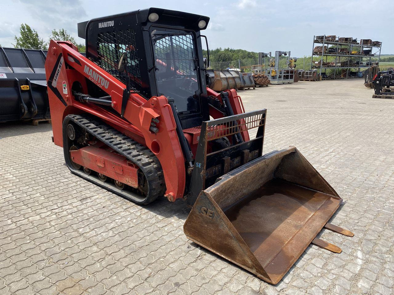 Manitou 1750RT NXT3 - Mini homlokrakodó: 5 kép. Manitou 1750RT NXT3 - Mini homlokrakodó: 5 kép.