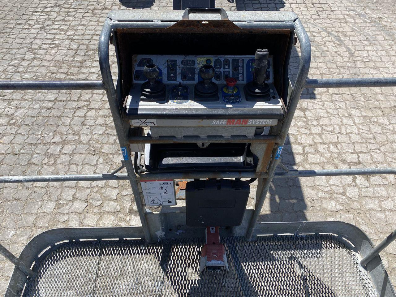 Manitou 180ATJ 2 RC - Személyemelő: 3 kép. Manitou 180ATJ 2 RC - Személyemelő: 3 kép.