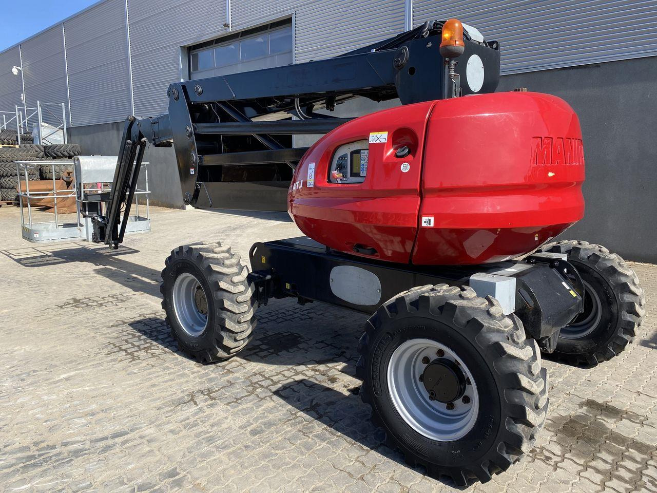 Manitou 180ATJ 2 RC - Személyemelő: 2 kép. Manitou 180ATJ 2 RC - Személyemelő: 2 kép.