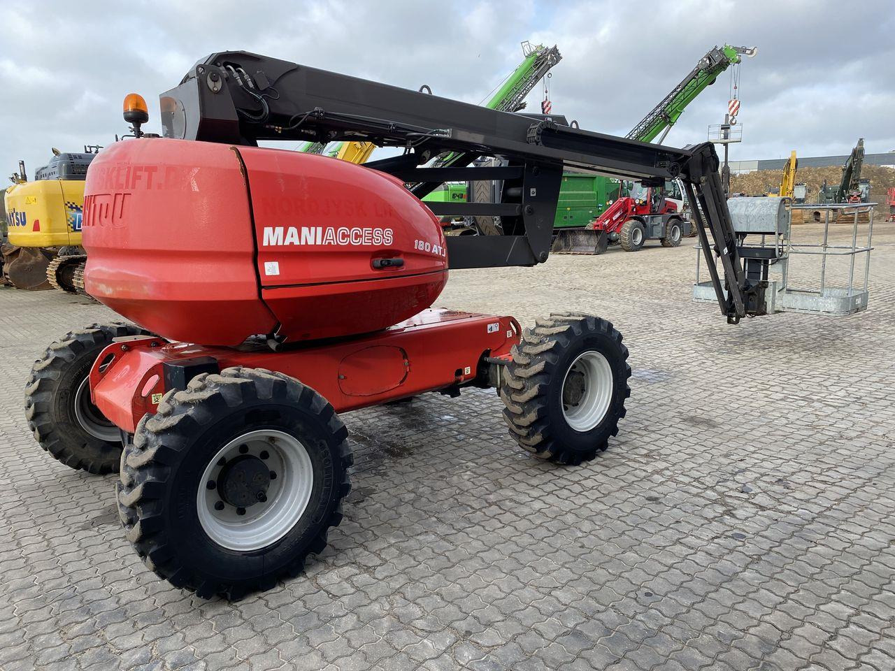 Manitou 180ATJ 2 RC - Személyemelő: 4 kép. Manitou 180ATJ 2 RC - Személyemelő: 4 kép.