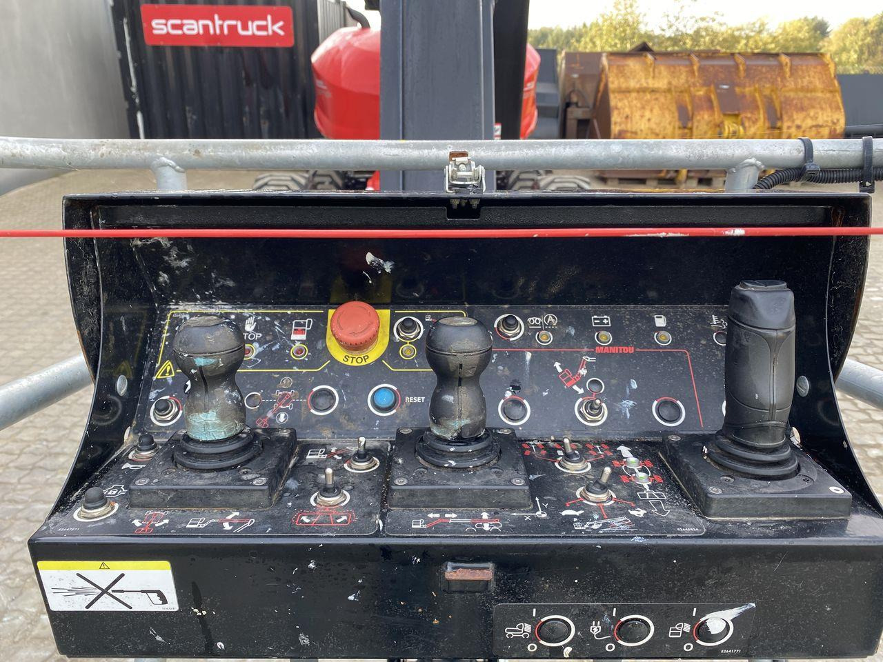 Manitou 180ATJ RC 4RD ST5 - Személyemelő: 3 kép. Manitou 180ATJ RC 4RD ST5 - Személyemelő: 3 kép.