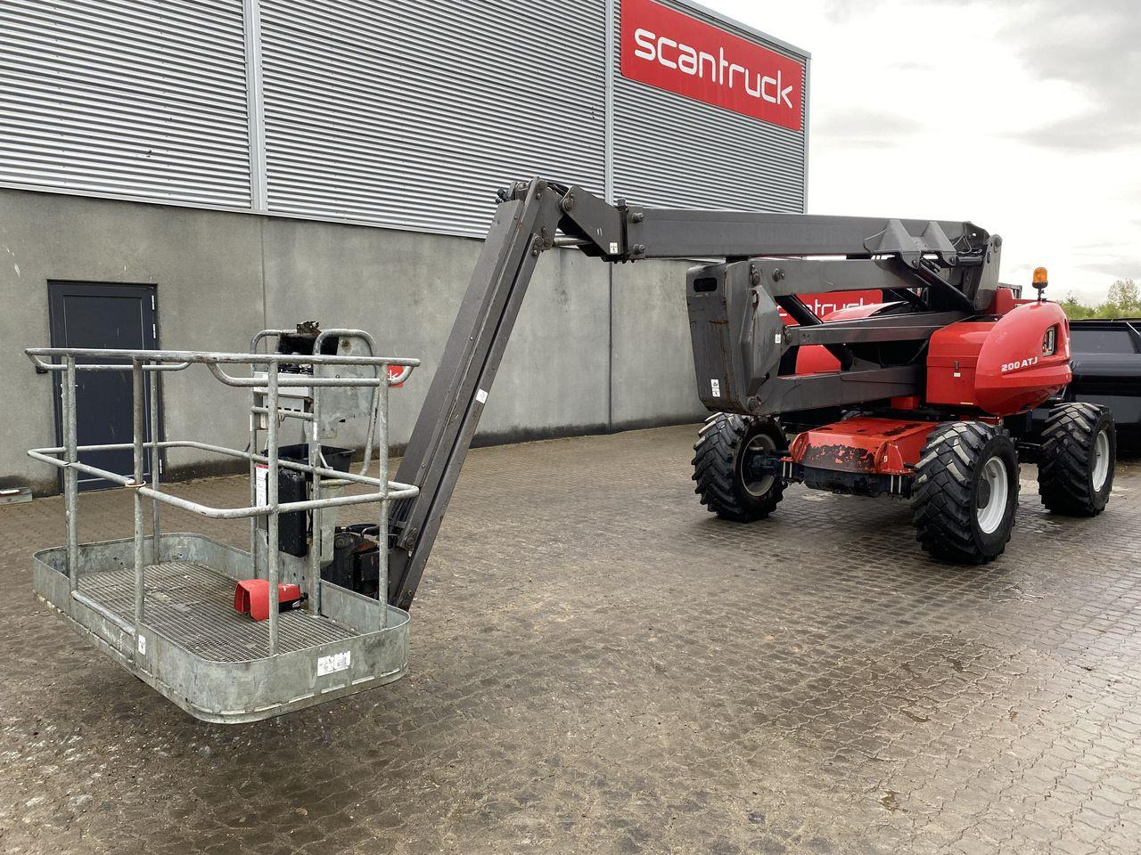 Manitou 200ATJ RC - Személyemelő: 1 kép. Manitou 200ATJ RC - Személyemelő: 1 kép.