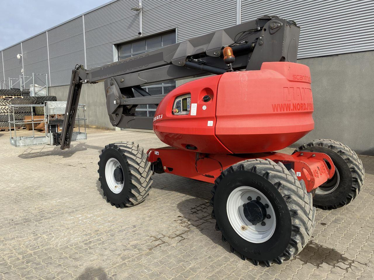 Manitou 200ATJ RC - Személyemelő: 2 kép. Manitou 200ATJ RC - Személyemelő: 2 kép.