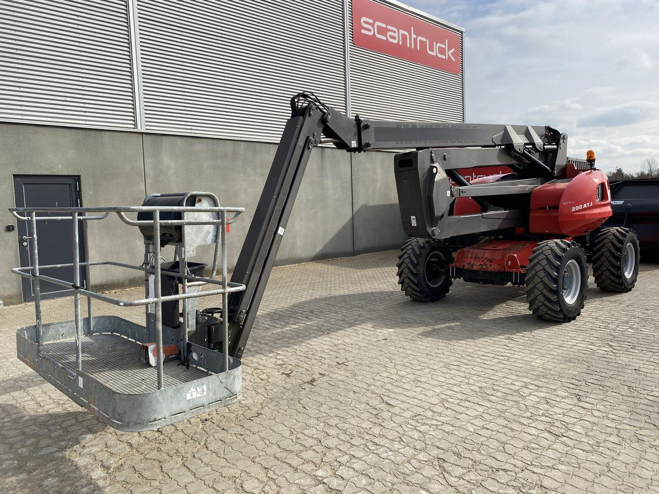 Manitou 200ATJ RC - Személyemelő: 1 kép. Manitou 200ATJ RC - Személyemelő: 1 kép.