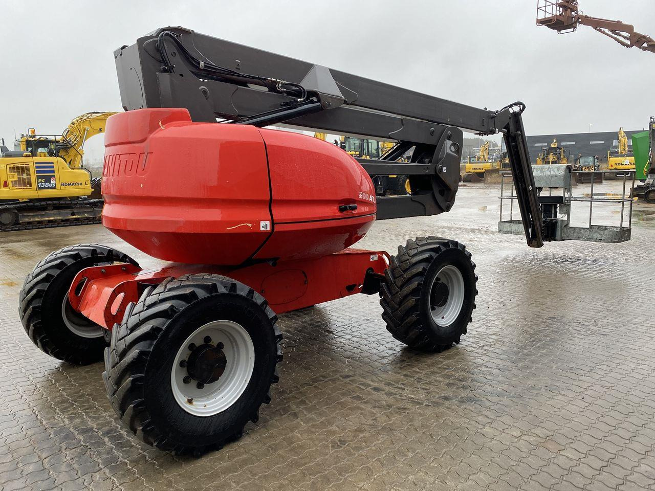 Manitou 200ATJ RC - Személyemelő: 4 kép. Manitou 200ATJ RC - Személyemelő: 4 kép.