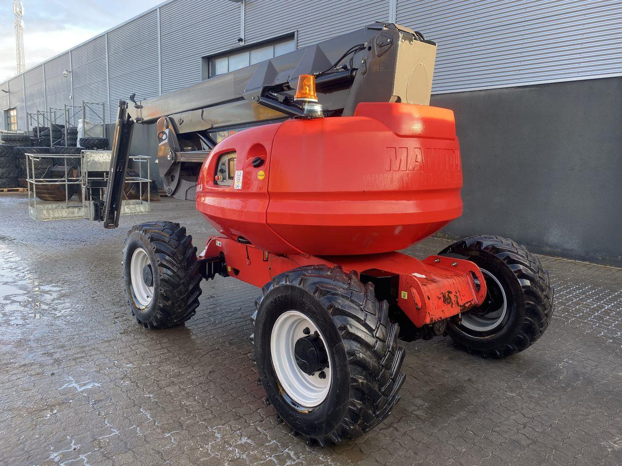 Manitou 200ATJ RC - Személyemelő: 2 kép. Manitou 200ATJ RC - Személyemelő: 2 kép.