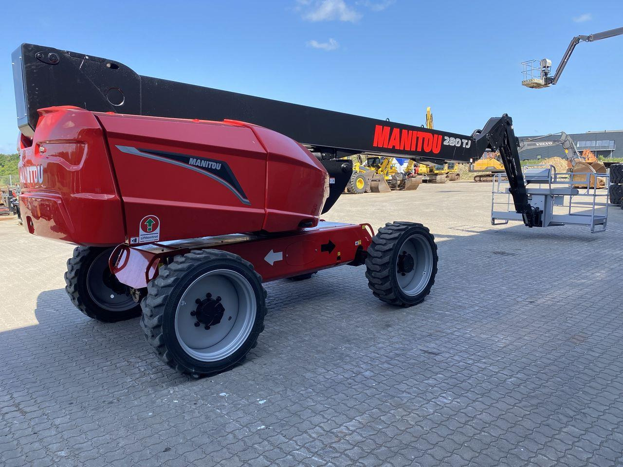 Manitou 280TJ - Teleszkópos emelő: 4 kép. Manitou 280TJ - Teleszkópos emelő: 4 kép.