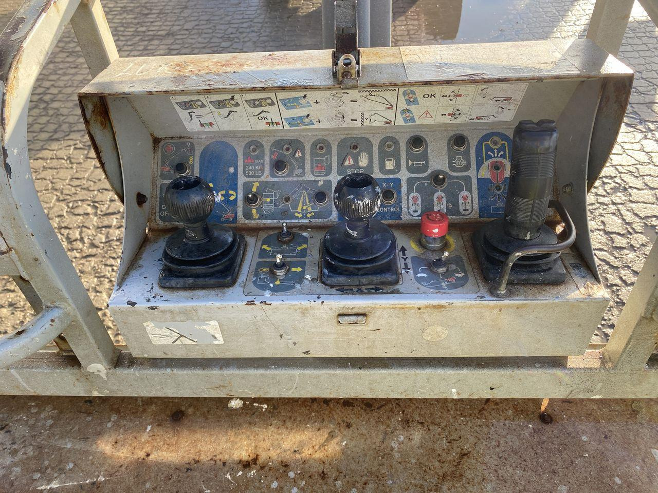 Manitou 280TJ - Személyemelő: 3 kép. Manitou 280TJ - Személyemelő: 3 kép.