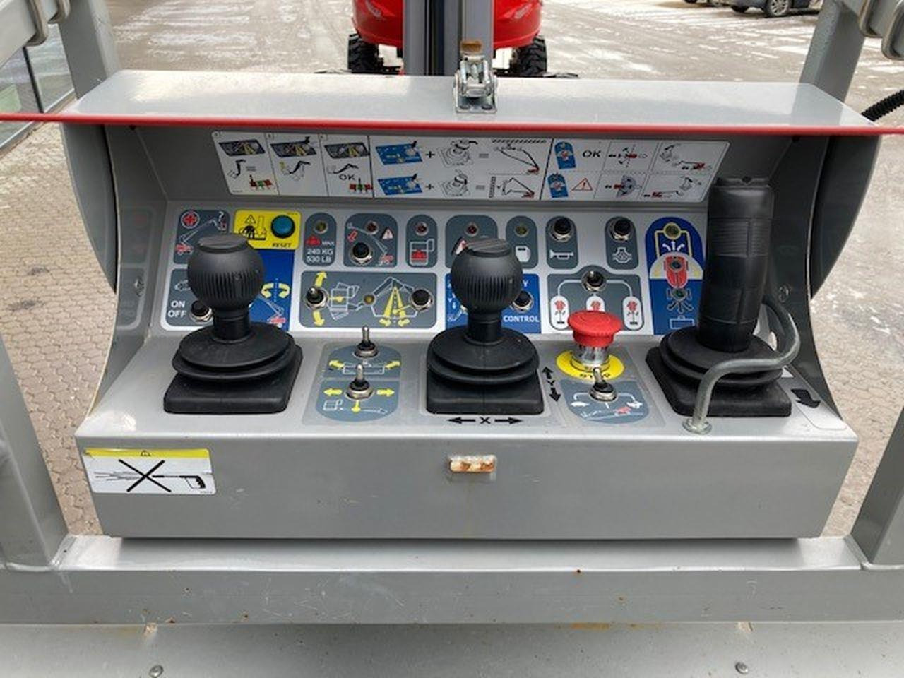 Manitou 280TJ - Személyemelő: 5 kép. Manitou 280TJ - Személyemelő: 5 kép.