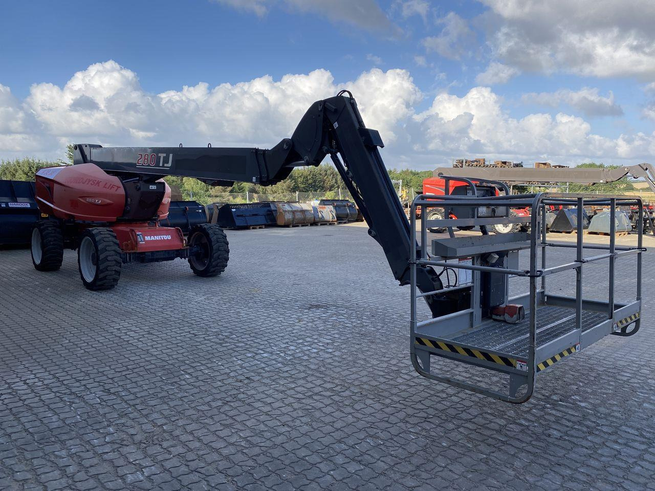 Manitou 280TJ - Teleszkópos emelő: 5 kép. Manitou 280TJ - Teleszkópos emelő: 5 kép.