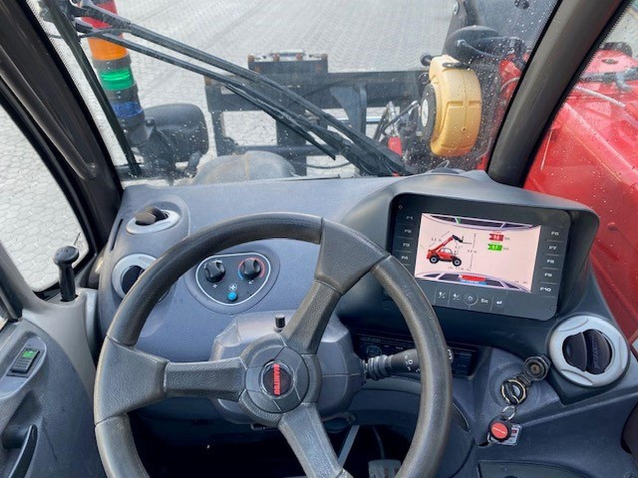 Manitou MHT790 ST4 - Teleszkópos rakodó: 5 kép. Manitou MHT790 ST4 - Teleszkópos rakodó: 5 kép.