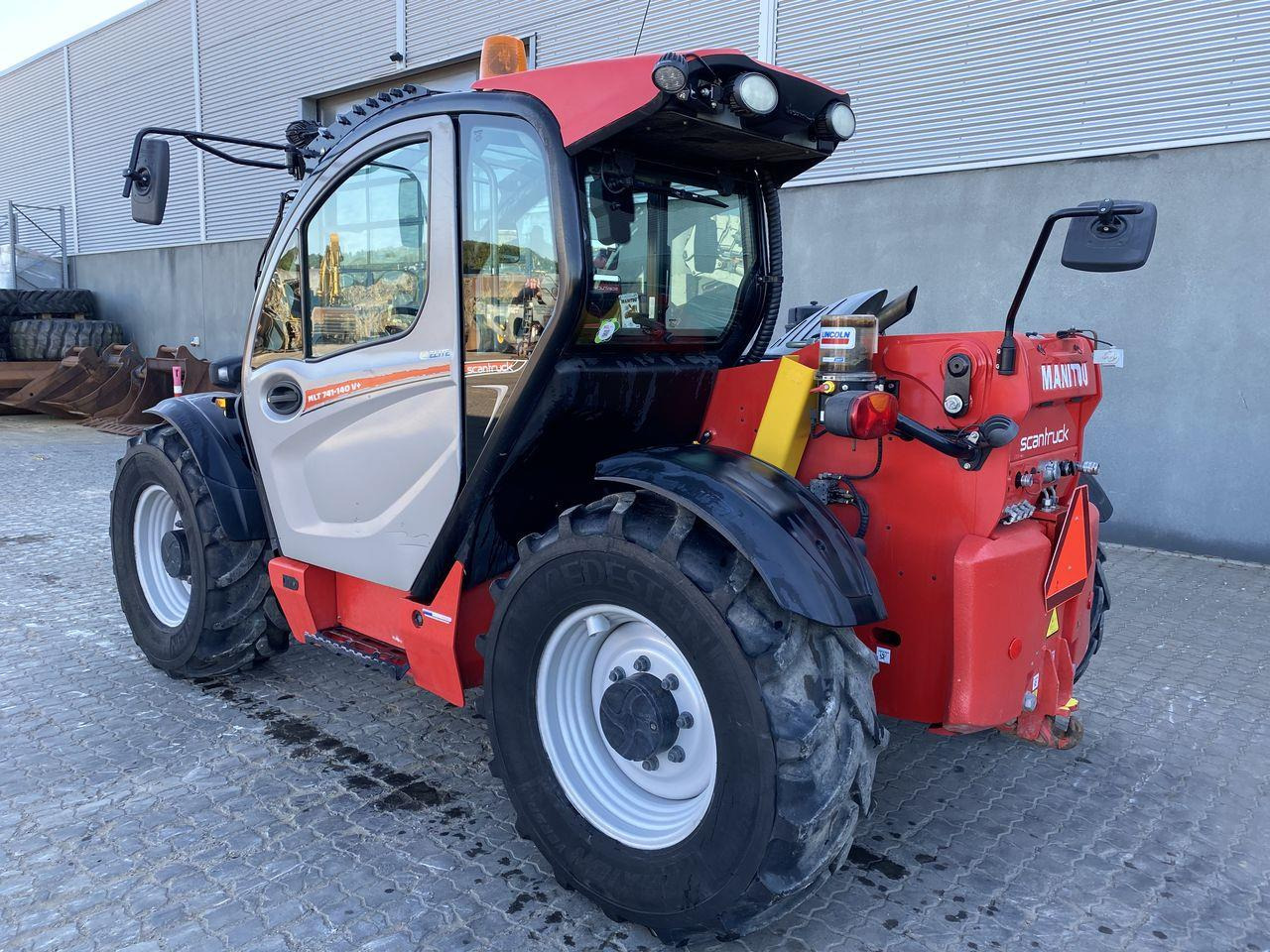 Manitou MLT741-140V+ ELITE - Teleszkópos rakodó: 2 kép. Manitou MLT741-140V+ ELITE - Teleszkópos rakodó: 2 kép.