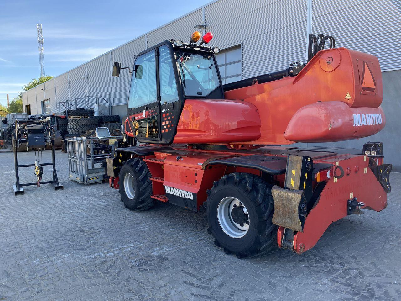 Manitou MRT2145 EASY - Teleszkópos rakodó: 2 kép. Manitou MRT2145 EASY - Teleszkópos rakodó: 2 kép.