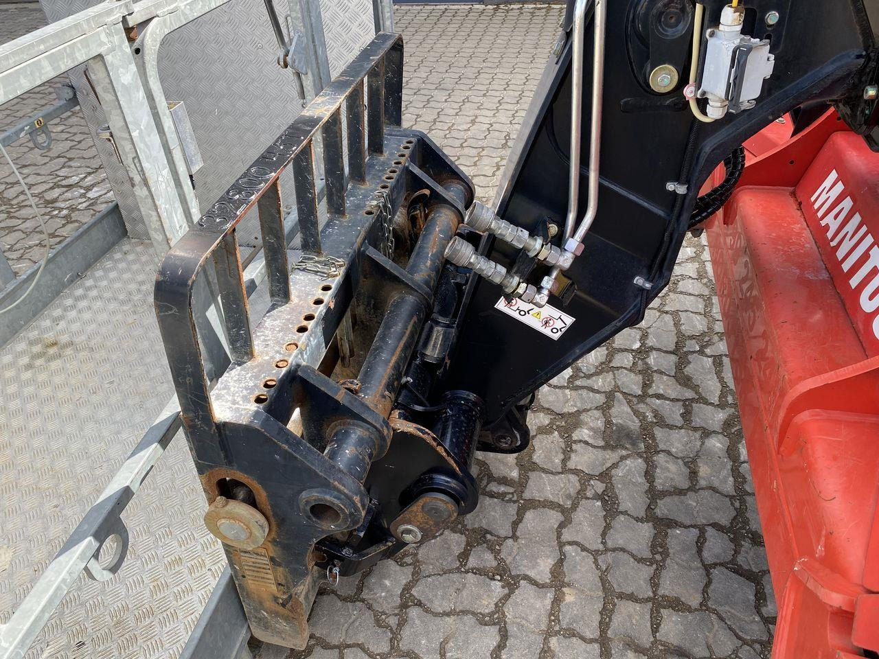 Teleszkópos rakodó Manitou MT1440A ST3B: 9 kép. Teleszkópos rakodó Manitou MT1440A ST3B: 9 kép.
