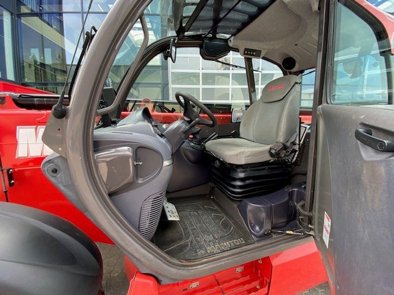 Manitou MT1840 COMFORT ST4 - Teleszkópos rakodó: 5 kép. Manitou MT1840 COMFORT ST4 - Teleszkópos rakodó: 5 kép.