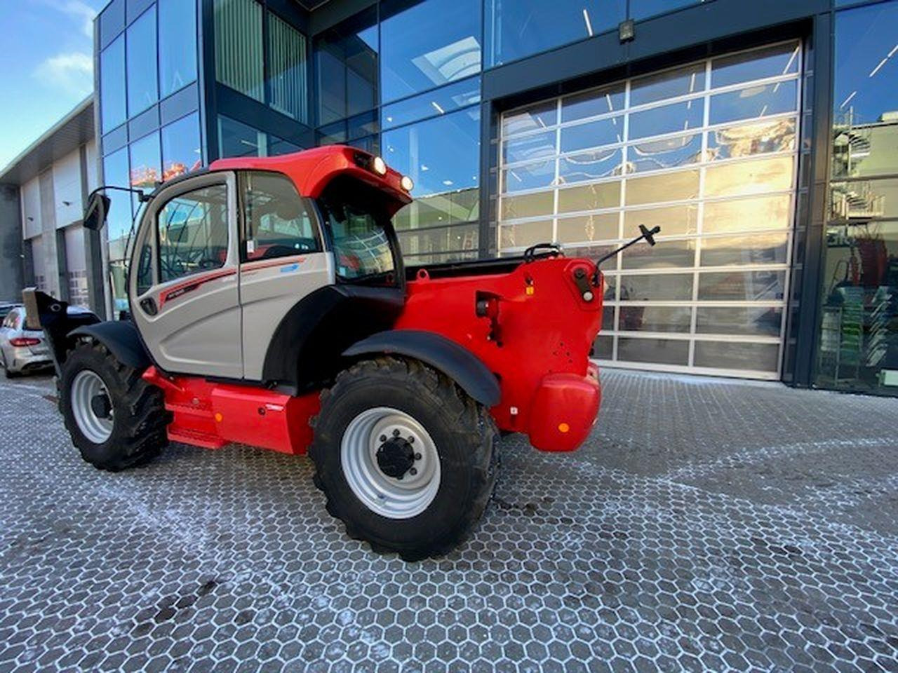 Manitou MT1840 EASY 75D ST5 - Teleszkópos rakodó: 2 kép. Manitou MT1840 EASY 75D ST5 - Teleszkópos rakodó: 2 kép.