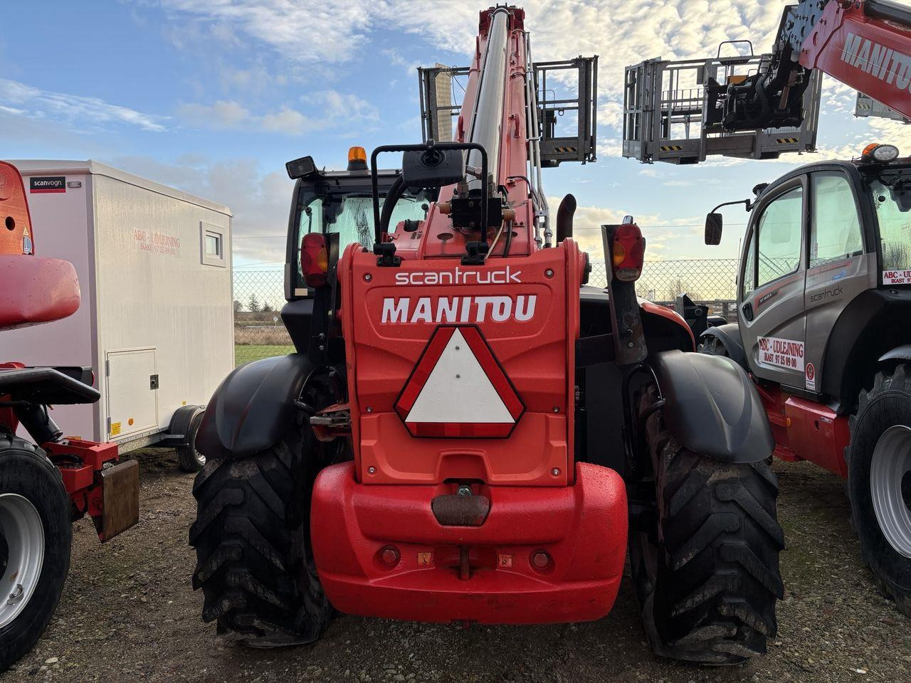 Manitou MT1840A ST3B - Teleszkópos rakodó: 3 kép. Manitou MT1840A ST3B - Teleszkópos rakodó: 3 kép.