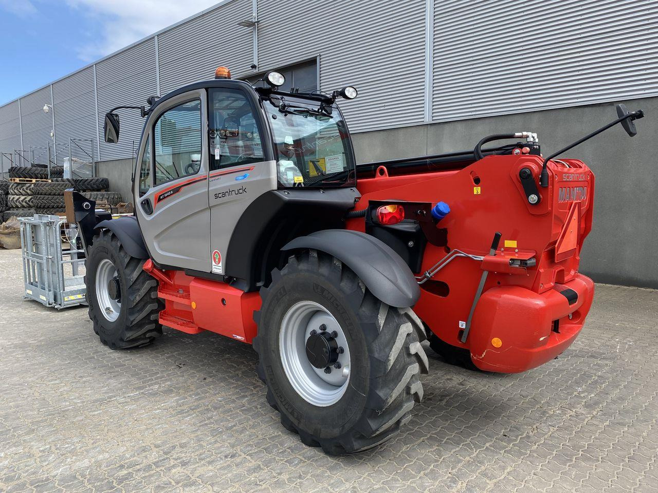 Manitou MT1840A ST5 - Teleszkópos rakodó: 2 kép. Manitou MT1840A ST5 - Teleszkópos rakodó: 2 kép.