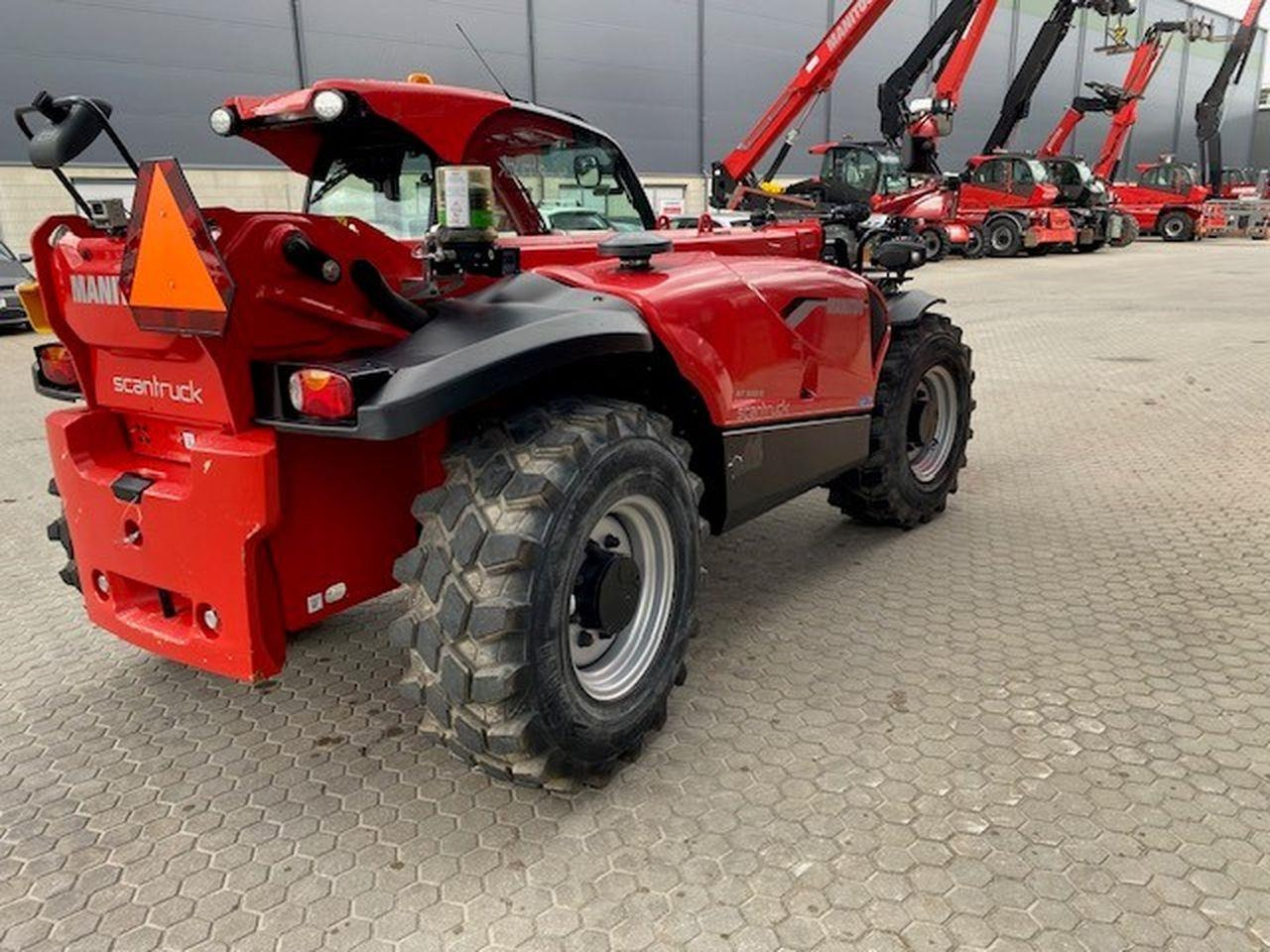 Manitou MT930H Comfort - Teleszkópos rakodó: 3 kép. Manitou MT930H Comfort - Teleszkópos rakodó: 3 kép.