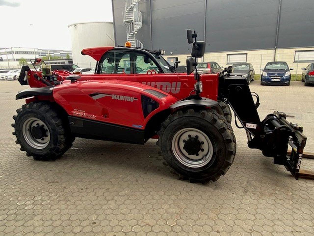 Manitou MT930H Comfort - Teleszkópos rakodó: 4 kép. Manitou MT930H Comfort - Teleszkópos rakodó: 4 kép.