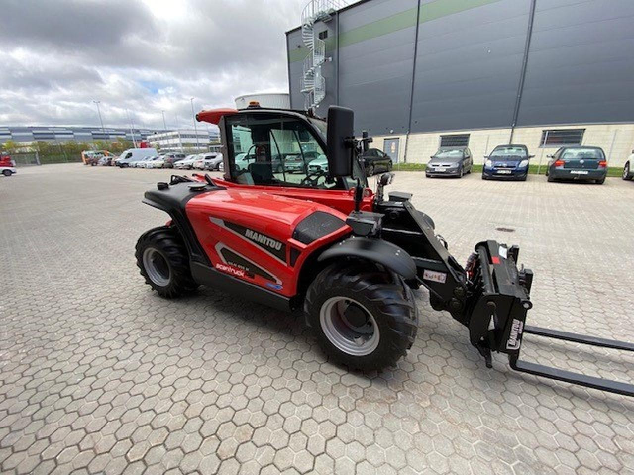 Manitou ULM415H Comfort ST5 - Teleszkópos rakodó: 4 kép. Manitou ULM415H Comfort ST5 - Teleszkópos rakodó: 4 kép.