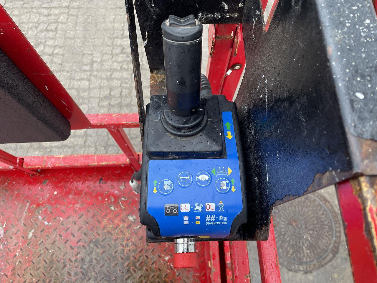 Mantall XE160W - Ollós emelő: 3 kép. Mantall XE160W - Ollós emelő: 3 kép.