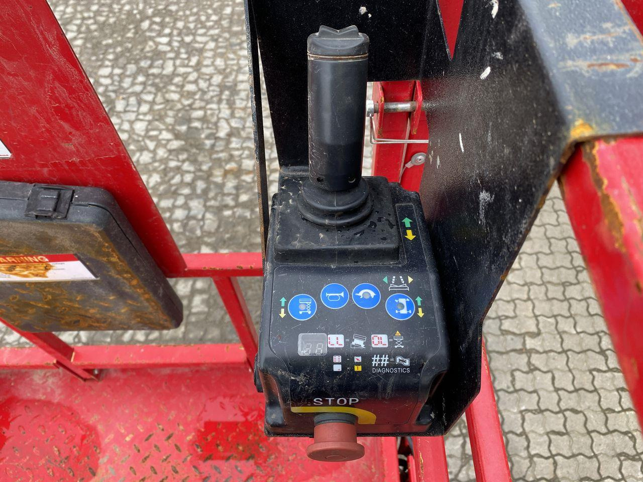 Mantall XE160W - Ollós emelő: 3 kép. Mantall XE160W - Ollós emelő: 3 kép.