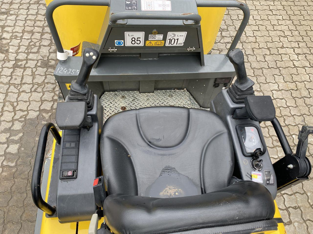 Messersi TC230 - Lánctalpas dömper: 3 kép. Messersi TC230 - Lánctalpas dömper: 3 kép.