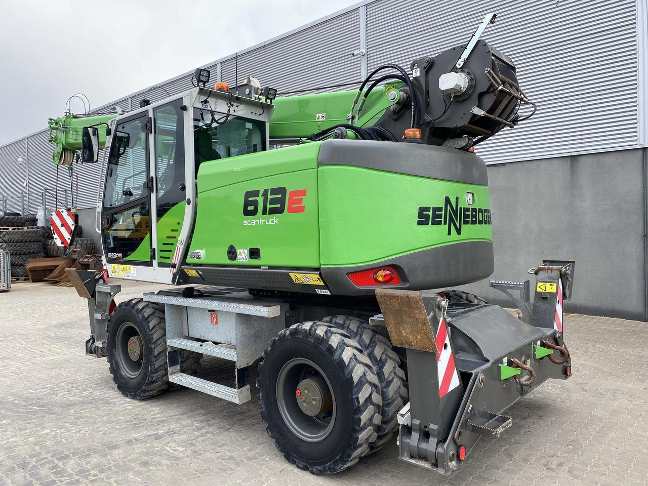SENNEBOGEN 613E-M - Hulladék kotró: 2 kép. SENNEBOGEN 613E-M - Hulladék kotró: 2 kép.