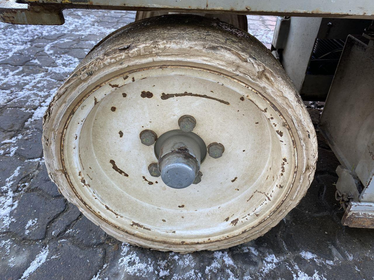 Ollós emelő Skyjack SJ3220: 7 kép. Ollós emelő Skyjack SJ3220: 7 kép.