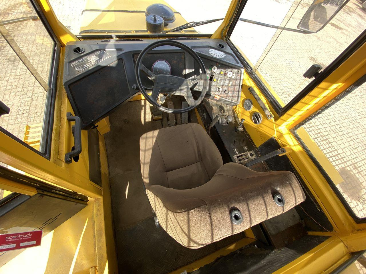 Volvo A20 - Csuklós dömper: 3 kép. Volvo A20 - Csuklós dömper: 3 kép.