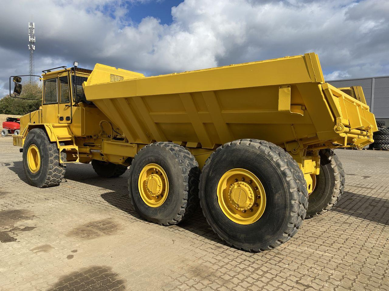 Volvo A20 - Csuklós dömper: 2 kép. Volvo A20 - Csuklós dömper: 2 kép.