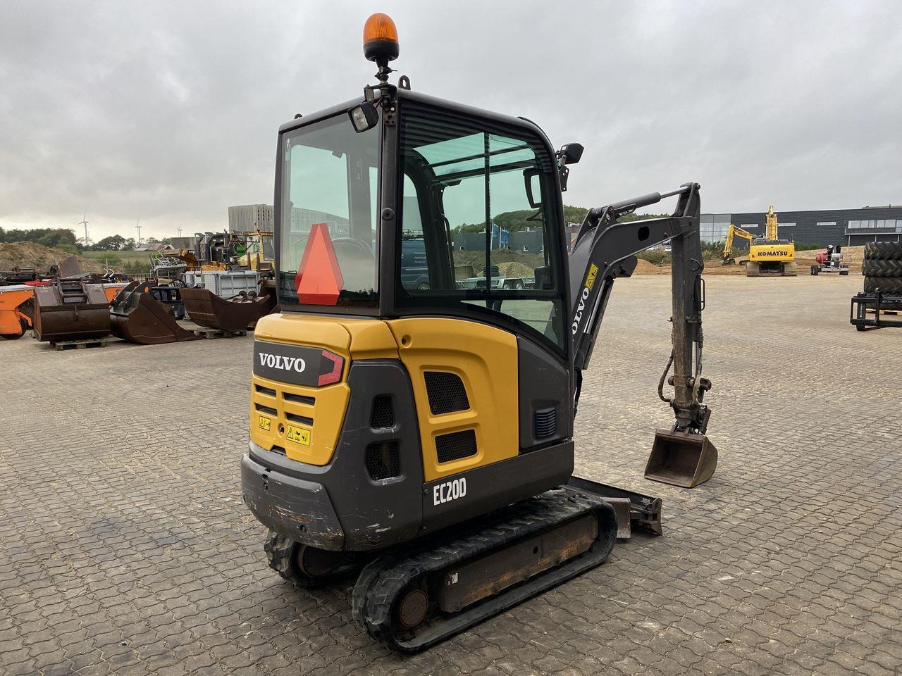 Volvo EC20D - Minikotró: 4 kép. Volvo EC20D - Minikotró: 4 kép.