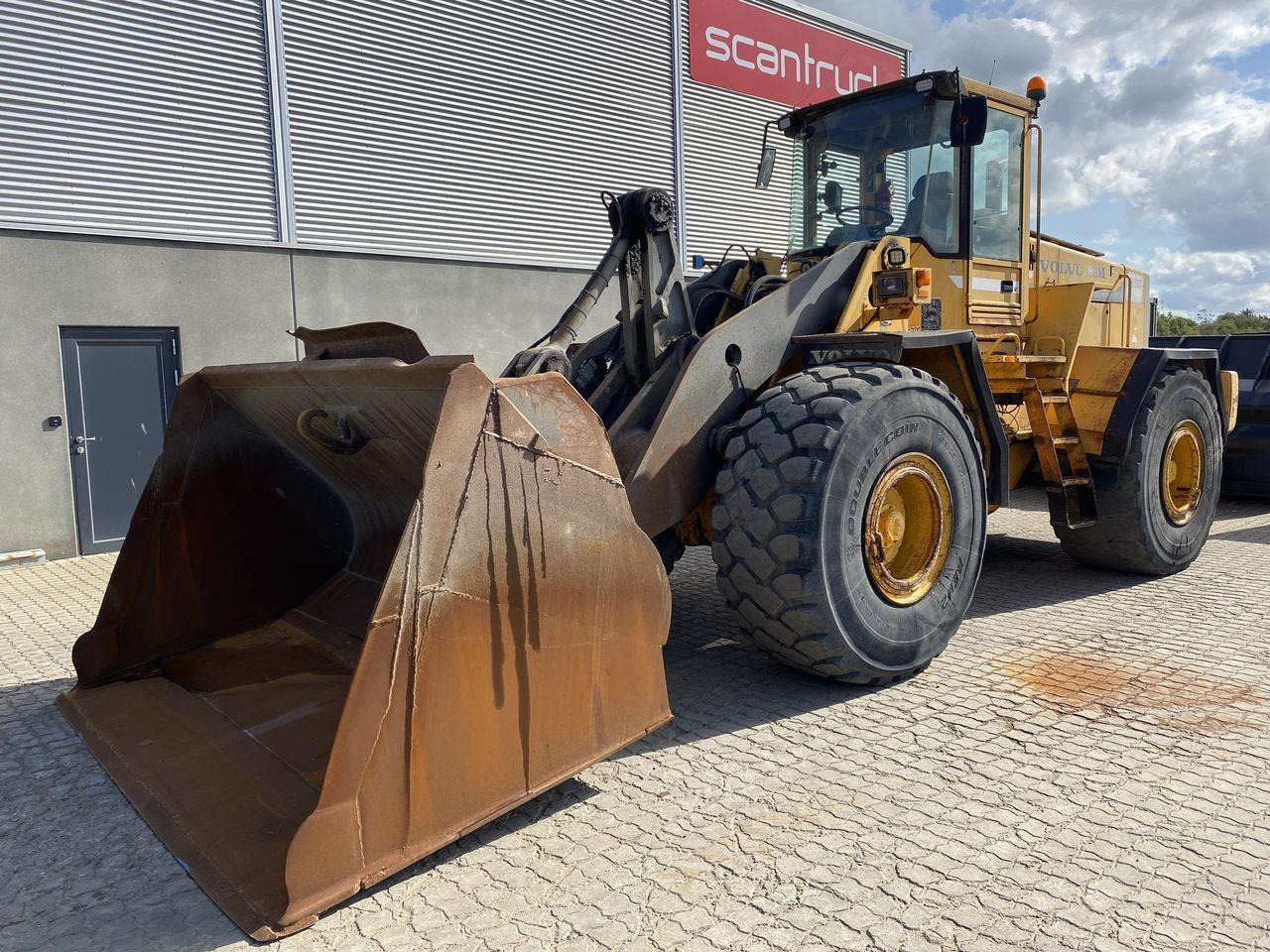 Volvo L150 - Gumikerekes homlokrakodó: 1 kép. Volvo L150 - Gumikerekes homlokrakodó: 1 kép.
