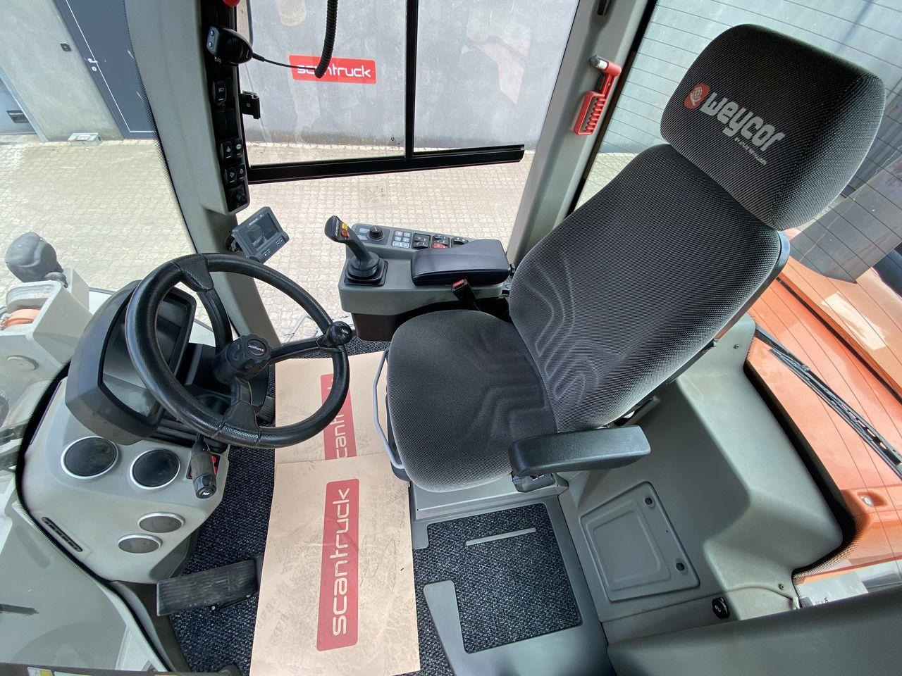 Weycor AR250e - Gumikerekes homlokrakodó: 3 kép. Weycor AR250e - Gumikerekes homlokrakodó: 3 kép.