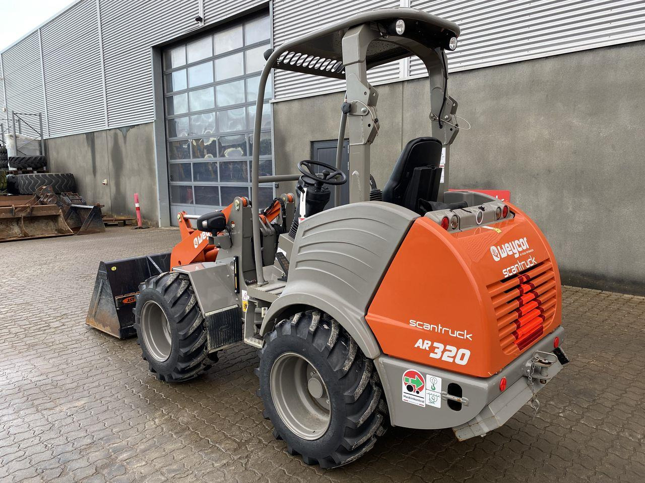 Weycor AR320 Agrar - Derékcsuklós rakodó: 2 kép. Weycor AR320 Agrar - Derékcsuklós rakodó: 2 kép.