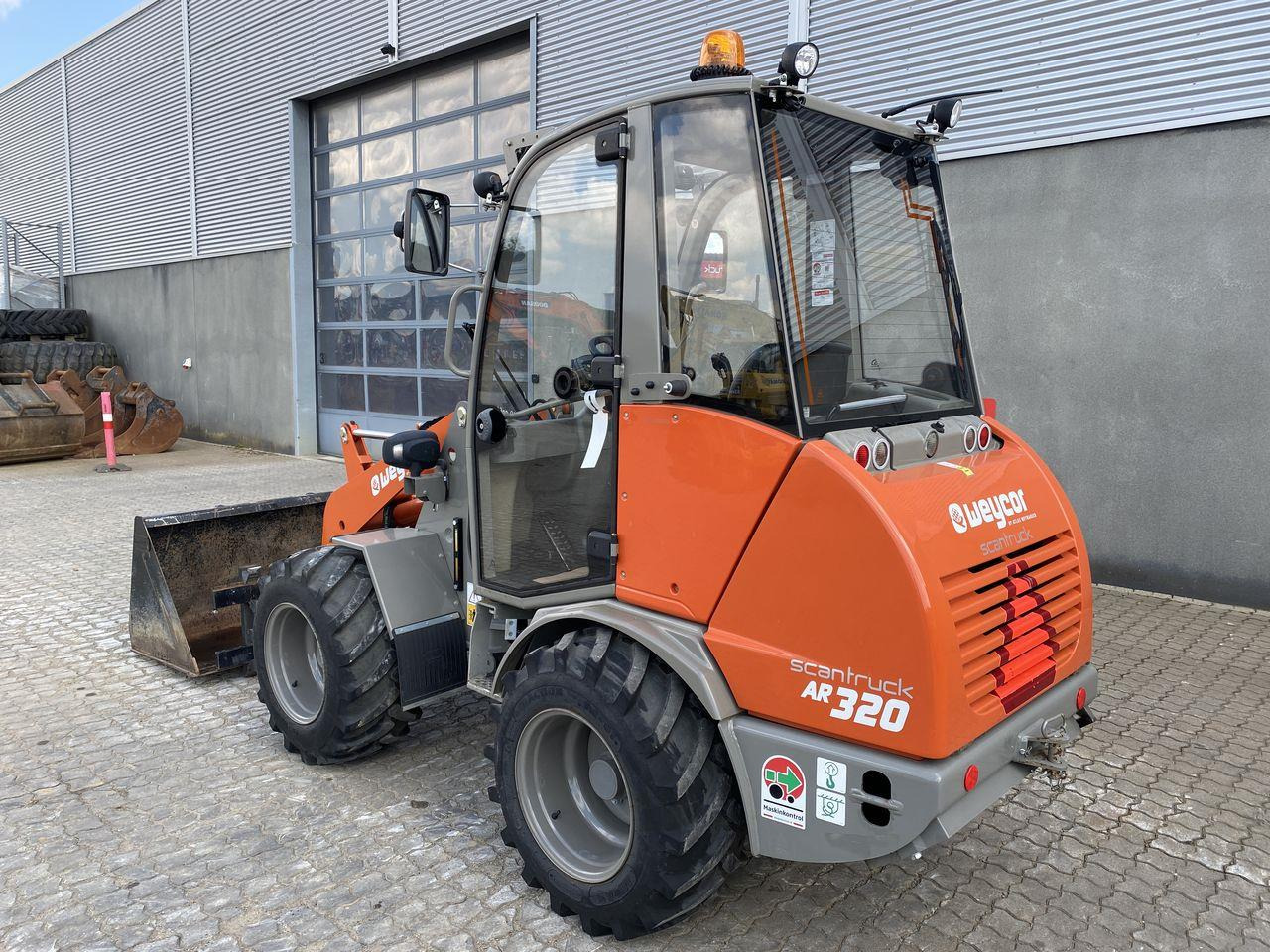 Weycor AR320 Cab - Derékcsuklós rakodó: 2 kép. Weycor AR320 Cab - Derékcsuklós rakodó: 2 kép.
