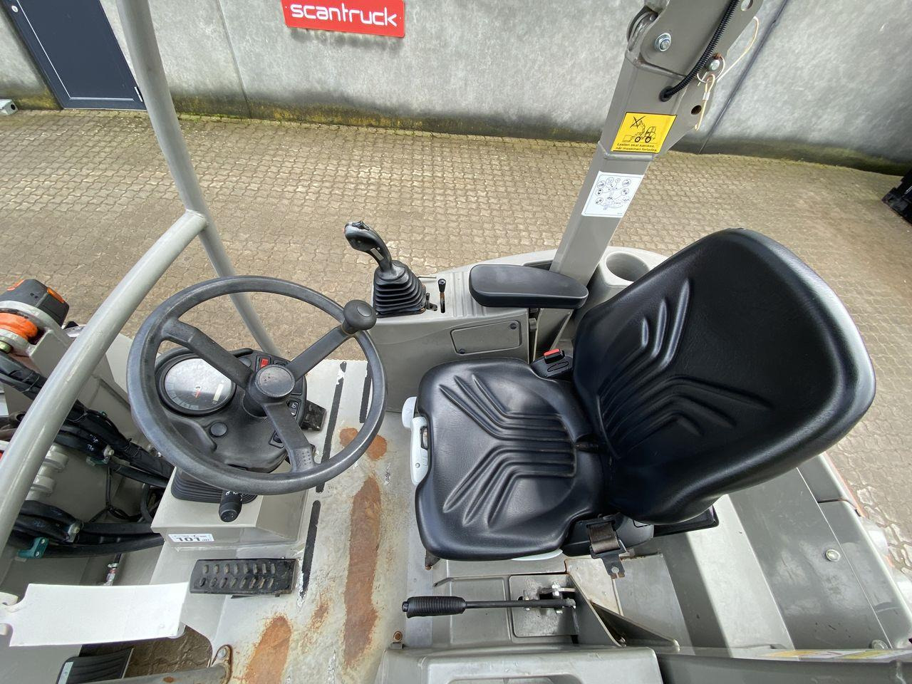 Weycor AR40 Agrar - Gumikerekes homlokrakodó: 3 kép. Weycor AR40 Agrar - Gumikerekes homlokrakodó: 3 kép.