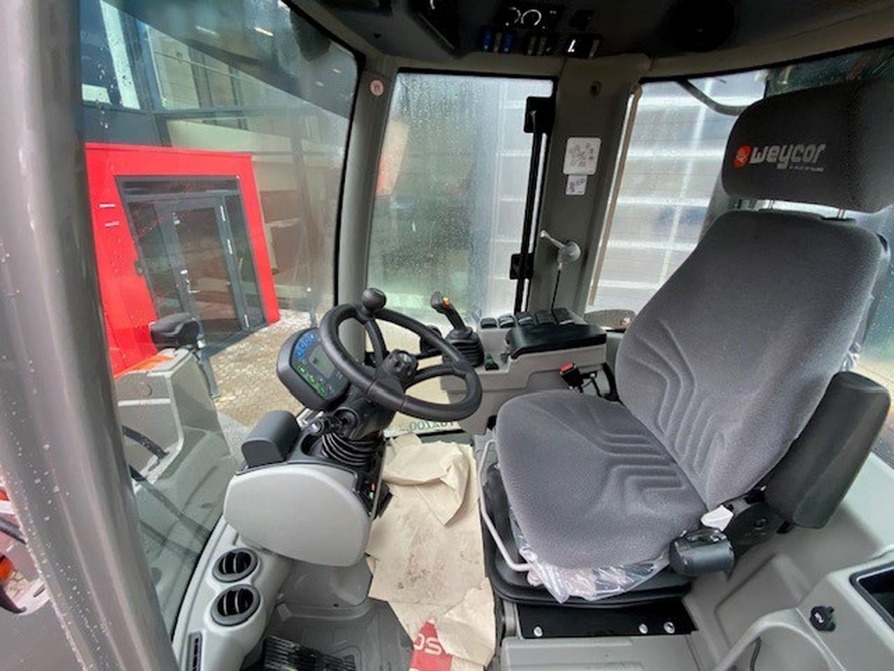 Weycor AR550 HS - Gumikerekes homlokrakodó: 5 kép. Weycor AR550 HS - Gumikerekes homlokrakodó: 5 kép.
