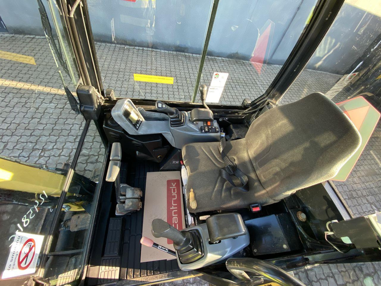 Yanmar SV18 - Minikotró: 3 kép. Yanmar SV18 - Minikotró: 3 kép.