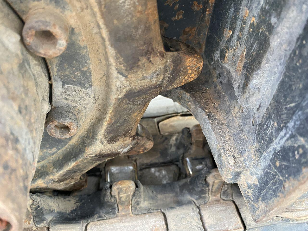 Minikotró Yanmar VIO12: 7 kép. Minikotró Yanmar VIO12: 7 kép.