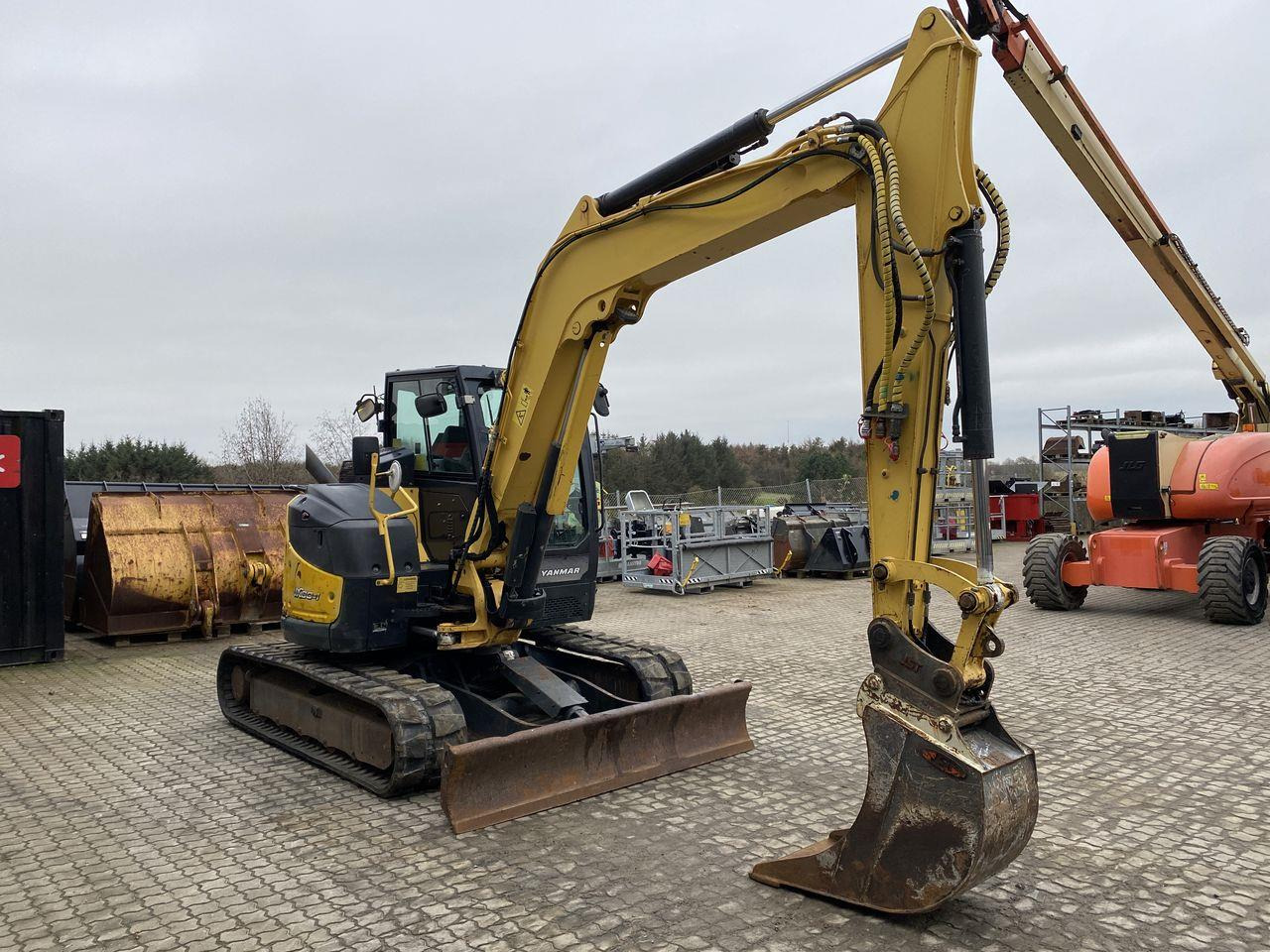 Yanmar VIO80-1A - Minikotró: 5 kép. Yanmar VIO80-1A - Minikotró: 5 kép.