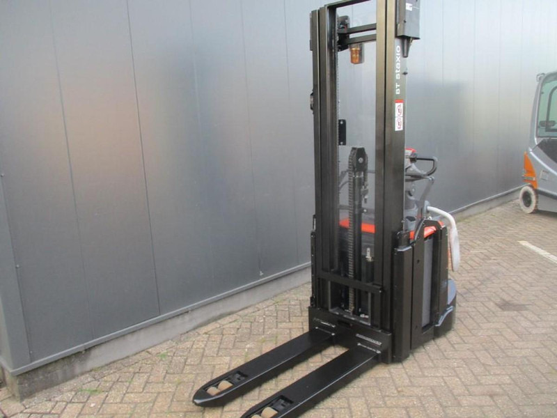 BT SPE 140L - Emelőtargoncá: 3 kép. BT SPE 140L - Emelőtargoncá: 3 kép.