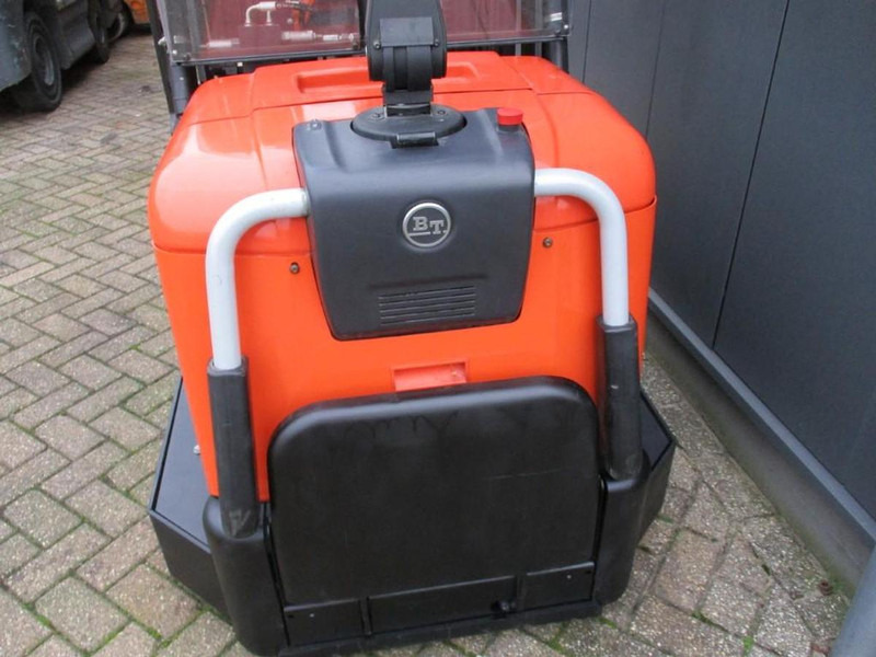 BT SPE120 XR - Kézi raklapemelő: 5 kép. BT SPE120 XR - Kézi raklapemelő: 5 kép.