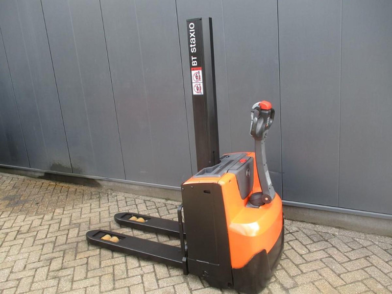 BT SWE 080L - Emelőtargoncá: 3 kép. BT SWE 080L - Emelőtargoncá: 3 kép.