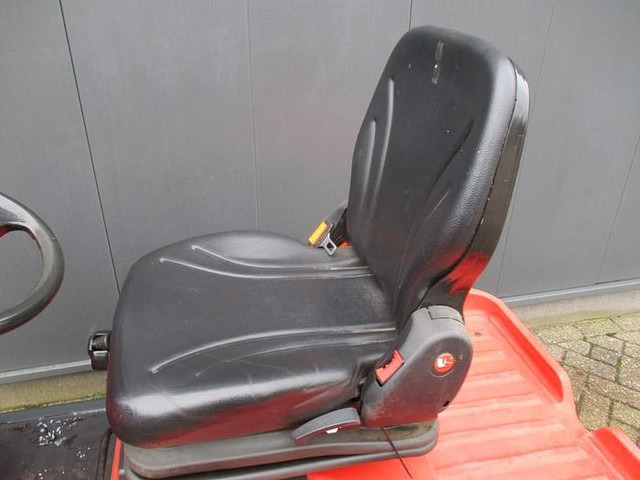 Linde P 60 - Elektromos vontató: 5 kép. Linde P 60 - Elektromos vontató: 5 kép.