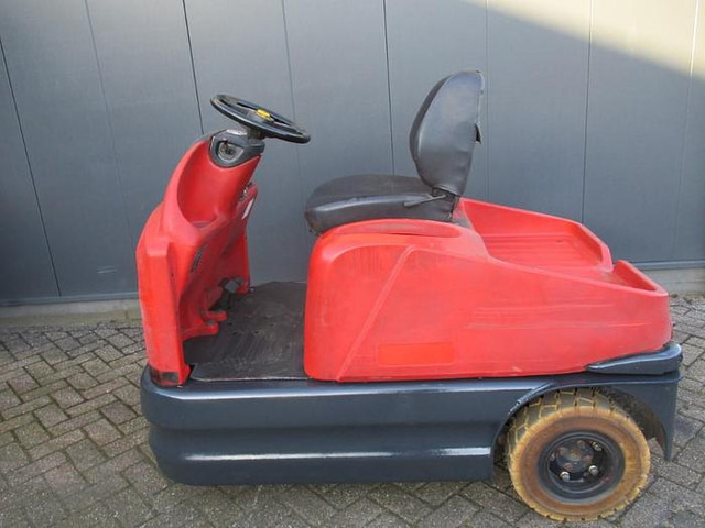 Linde P60 - Elektromos vontató: 1 kép. Linde P60 - Elektromos vontató: 1 kép.
