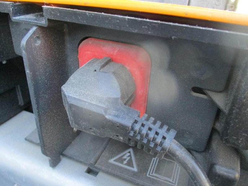 Kézi raklapemelő Still EXU16: 8 kép. Kézi raklapemelő Still EXU16: 8 kép.