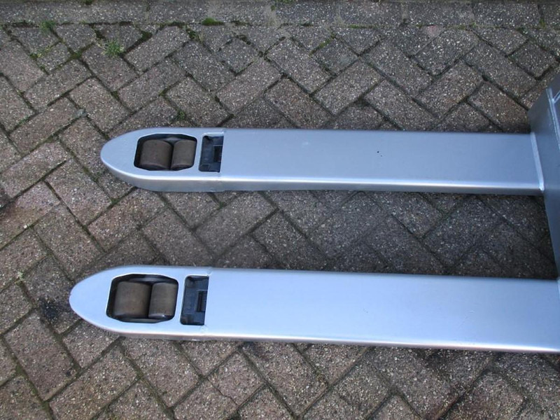 Kézi raklapemelő Still EXU16: 7 kép. Kézi raklapemelő Still EXU16: 7 kép.